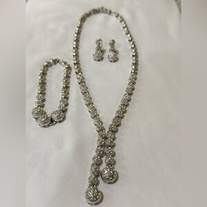 Elegant Silver Jewelry Set